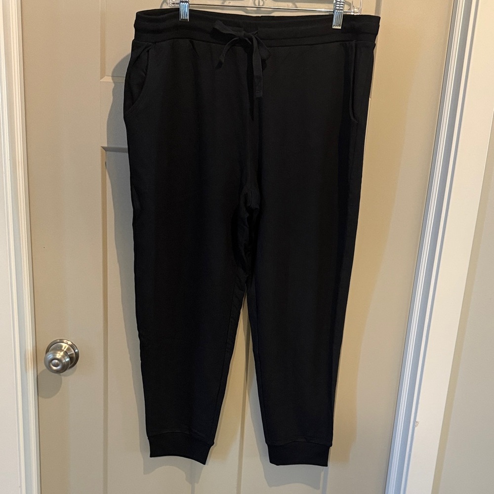 Evy's Tree Black Women’s Cropped Jogger Size XL